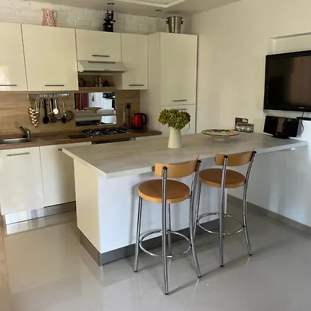 La Petite Maison Apartment